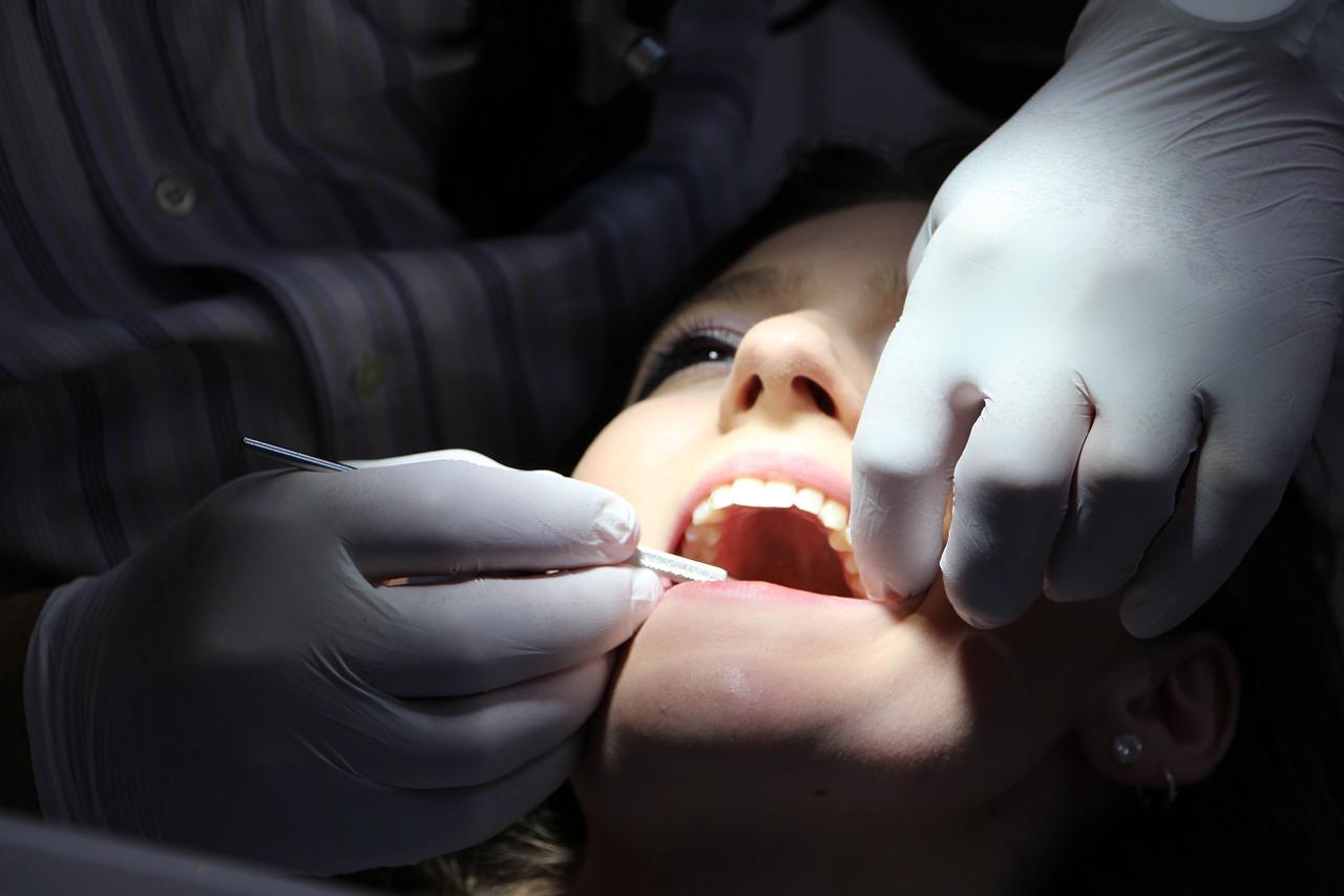 Zalety pełnej opieki zdrowotnej – okulistyczna i dentystyczna