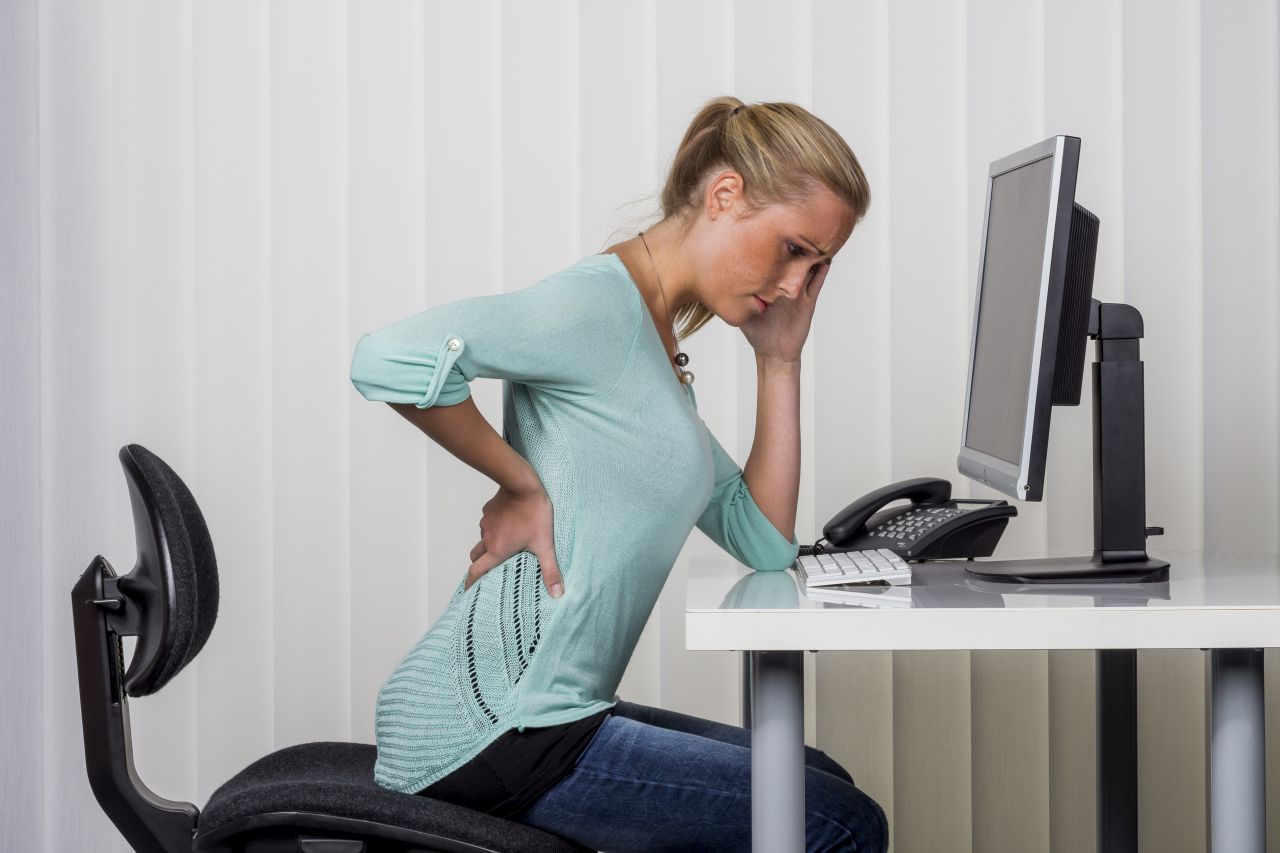 Dokuczliwy ból pleców – jak sobie z nim poradzić?