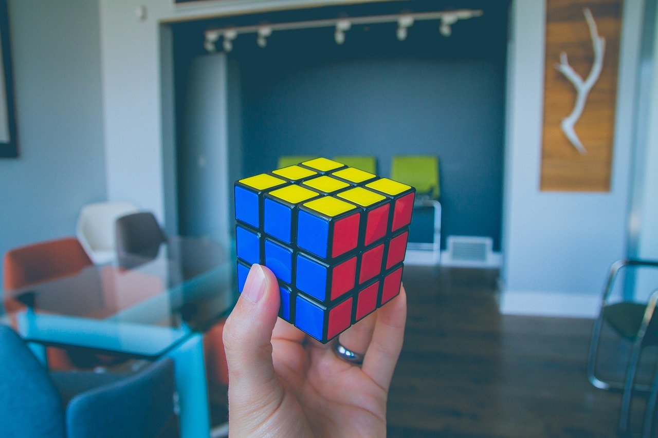 Kostka Rubika – czy wiesz, jakie kryje tajemnice?